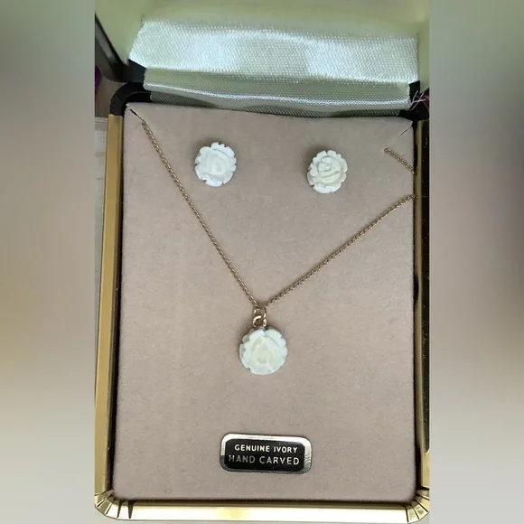NIB ivory bone rose necklace & earrings NEW Vintage - Picture 1 of 10